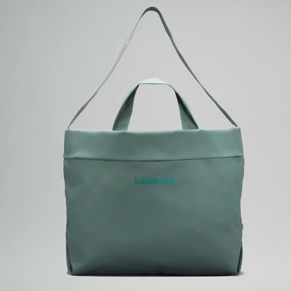 Lululemon Cotton Canvas Tote 26L - Graphic